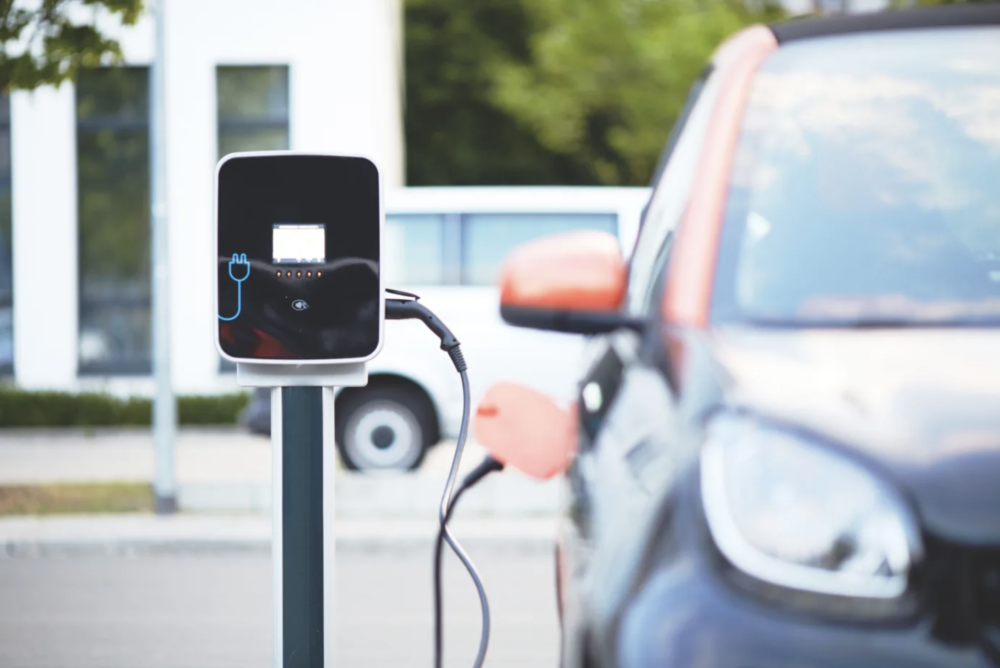 Ny rapport om elbilsbatteriers klimatpåverkan