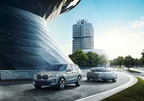 BMW satsar på effektivitet istället för stora batterier