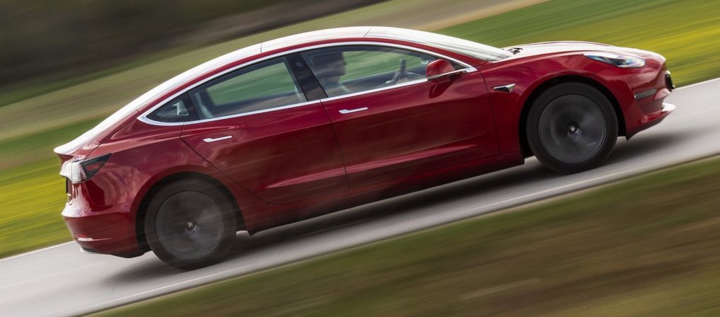 Tesla Model 3 blir dyrare som tjänstebil – omkörd av Polestar 2