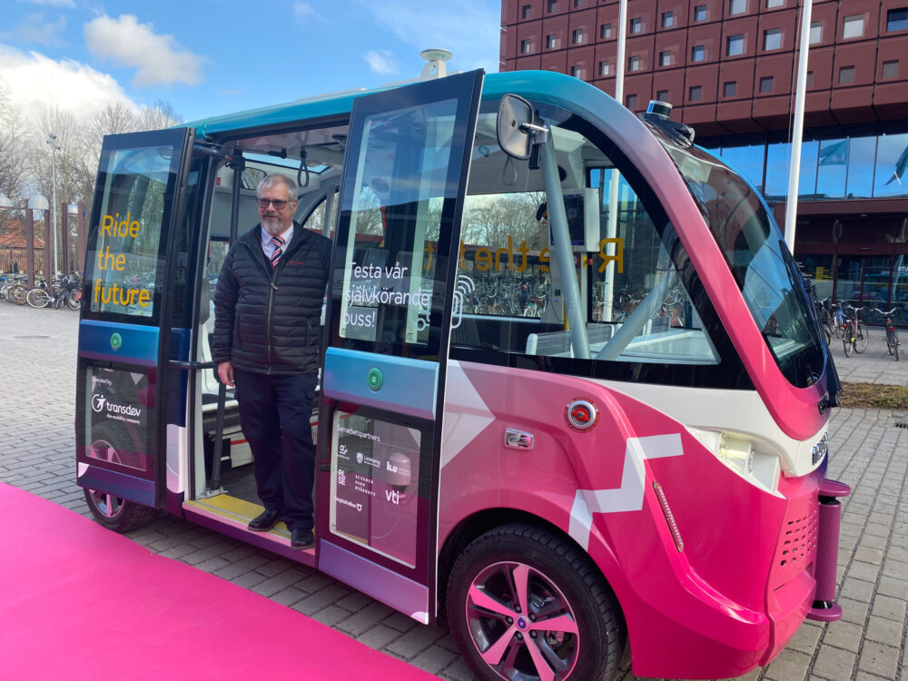 Från idé till verklighet – nu rullar 2 självkörande el-bussar i Linköping