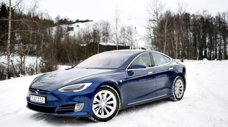 Tesla sänker priserna – Model S och X billigare i Sverige