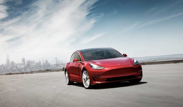 Undersökning: Det är främst tyska bilar som elbilen Tesla Model 3 konkurrerar ut