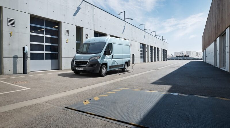 Peugeots nya eldrivna skåpbil behåller samma lastkapacitet som bensinföregångaren