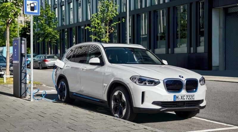 Tillverkningen av elsuven BMW iX3 är igång – leverans i början av 2021