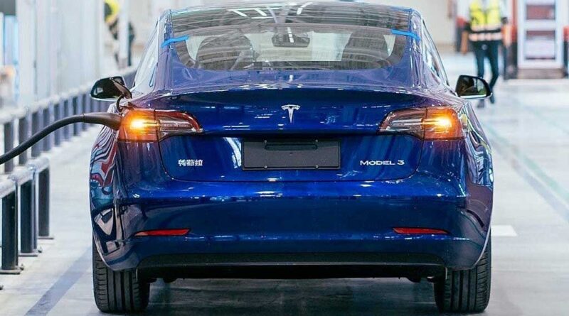 Rusning efter prissänkta Tesla Model 3 i Kina – prissänkningen med 10 procent