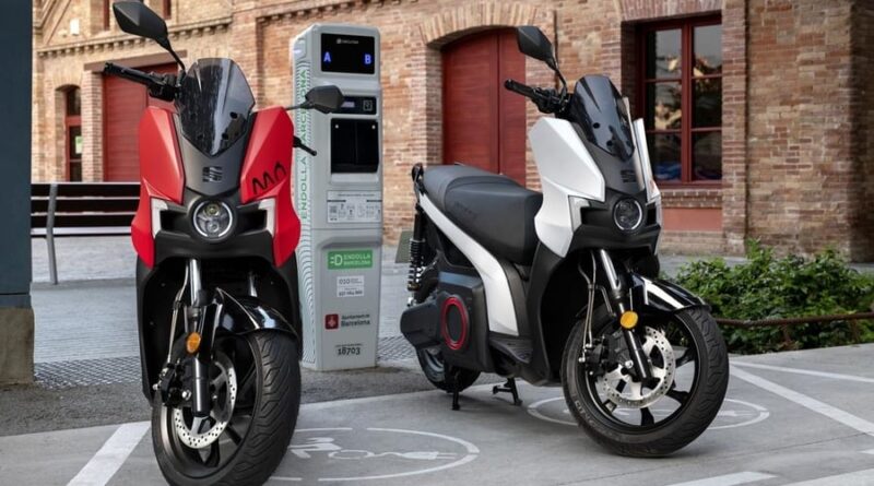 Seat lanserar eldriven motorcykel för stadstrafik – kommer till Sverige 2021