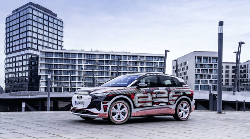 Audi visar interiör och AR head-up display i Q4 e-tron