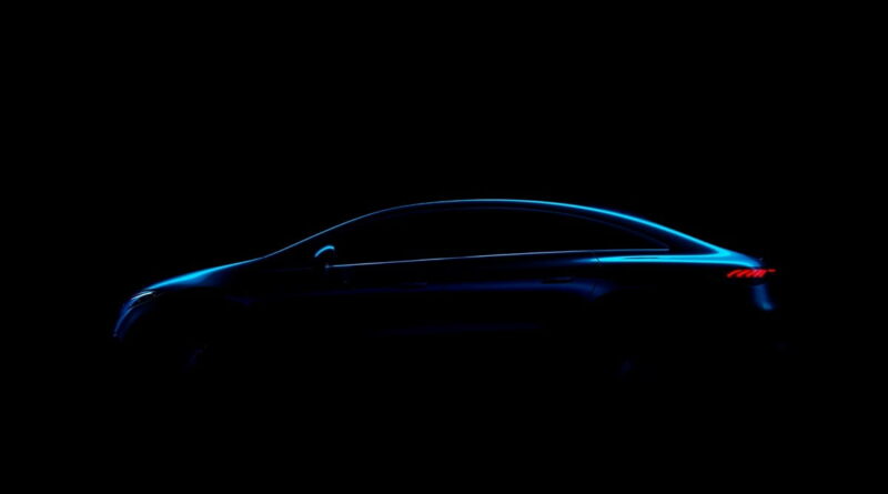 Ny teaserbild på lyxiga elbilen Mercedes EQS