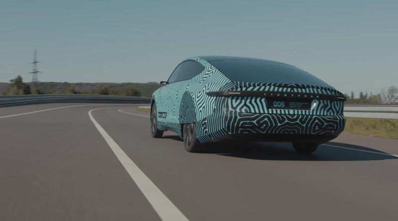 Video: Supereffektiva elbilen Lightyear One kommer 710 kilometer med ett batteri på 60 kWh