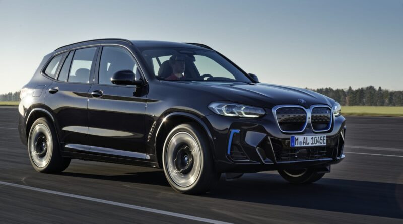 Nya BMW iX3: Uppdaterad elektrisk körglädje med M Sport