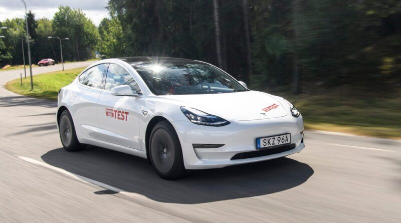Tesla Model 3 vinnare av premium-modellerna i mellanklassen