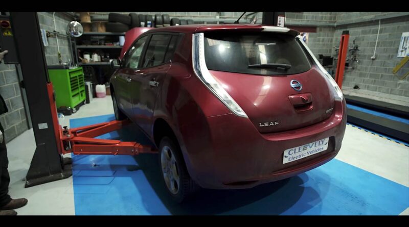 FullyCharged kollar in batteribyte på Nissan Leaf – blir bättre än ny