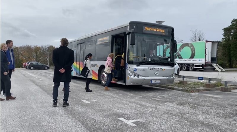 Nu laddar bussen i farten på Gotland