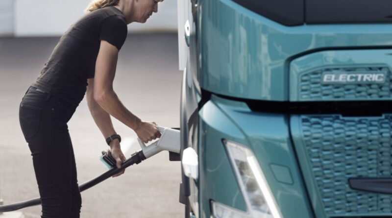 Öresundskraft och Volvo bygger Sveriges största publika laddstation för lastbilar