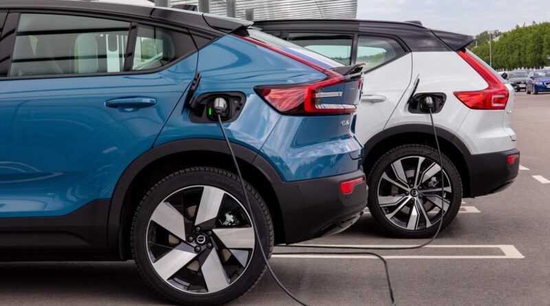 Fyra procent elbilar i Volvos försäljning under årets tredje kvartal