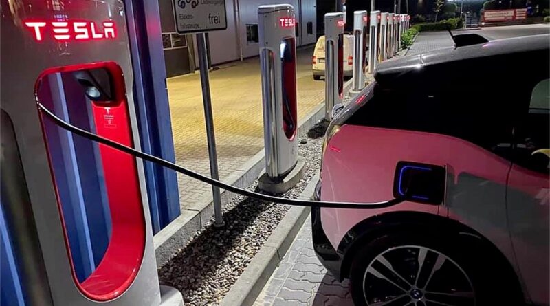 Tesla har öppnat sina laddare för andra elbilar i Nederländerna