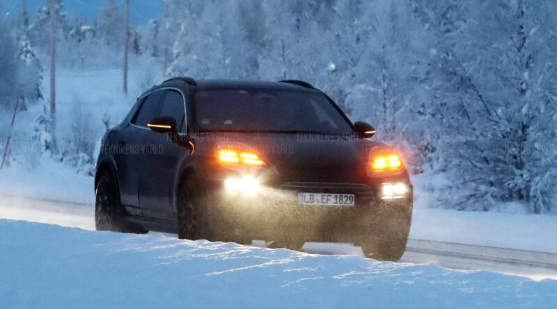 Svensk vinter jäklas med elektrisk Porsche Macan