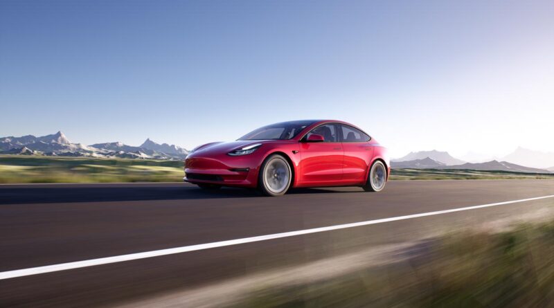 Tesla Model Y och Model 3 byter 12 volts-blybatteriet mot litiumjonbatteri