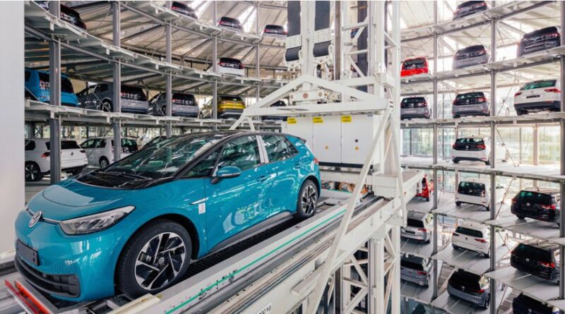 Volkswagen måste sätta elbilsfabriker på paus