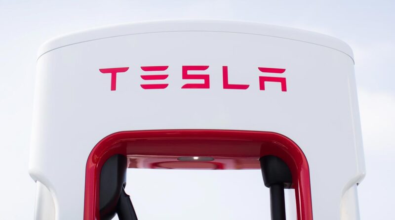 Tesla kan öppna upp Superchargers för andra elbilar i Storbritannien inom ett par veckor
