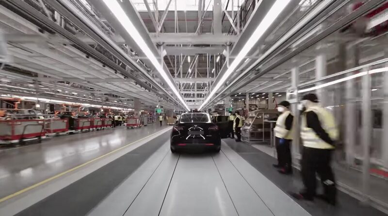 350 elbilar i veckan från tyska Tesla-fabriken  – i höst får fabriken nya batterier