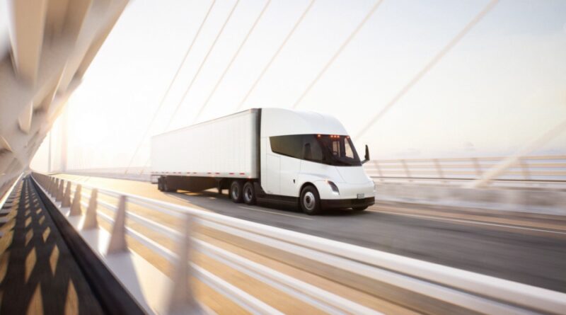 Tesla släpper nya bilder på lastbilen Semi 
