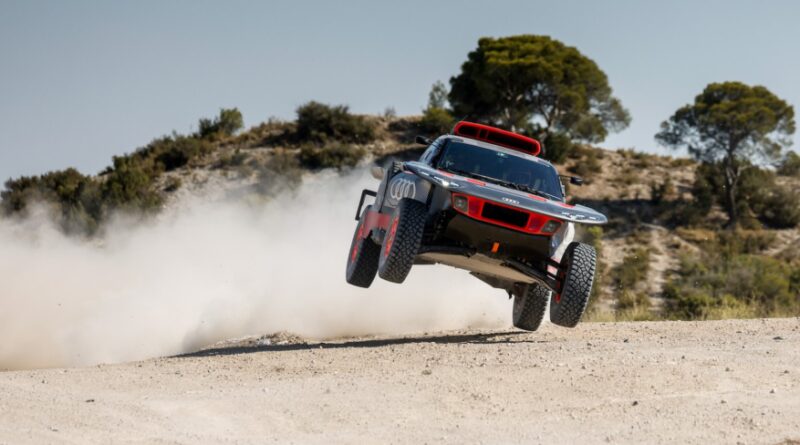Audi presenterar ny version av eldriven Dakarbil