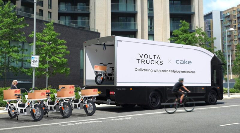 Volta Trucks skapar unik transportkedja med elmotorcyklar från Cake