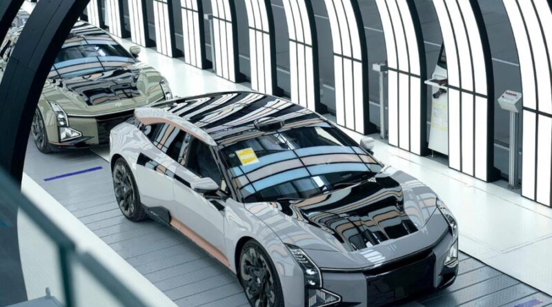 Spektakulära och futuristiska elbilen HiPhi Z i produktion