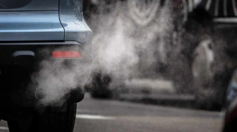 Fler elbilar räcker inte för att klara klimatmålet