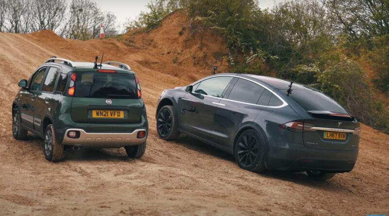 Video: Tesla Model X och Fiat Panda Cross gör upp i leran