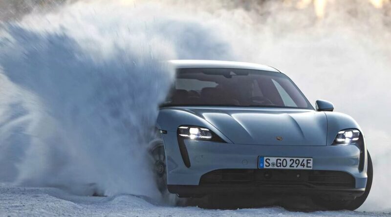 Testas i Sverige: Porsches svar på Tesla Plaid får över 1000 hk