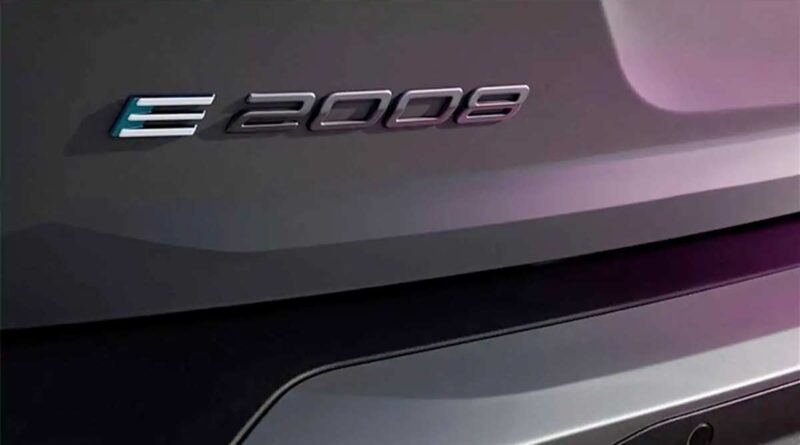 Facelift på gång till Peugeot e-2008 – kraftigare motor och större batteri