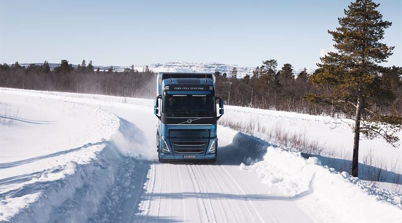 Volvo testar vätgasdrivna ellastbilar på allmän väg