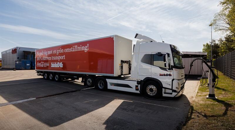 Vattenfall och Coca-Cola i Sverige i samarbete om eldrivna tunga transporter