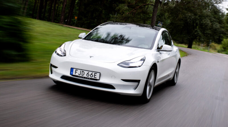 Bakslaget: Tesla återkallar en miljon bilar – ”bromsfel”