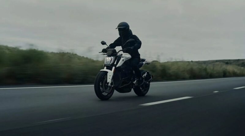 Video: Zero visar upp nya eldrivna motorcykeln S