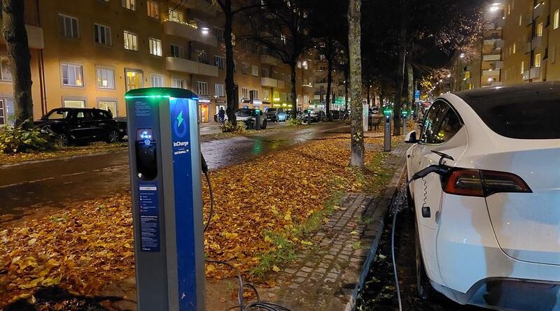 Vattenfall InCharge mer än dubblerar antalet laddplatser i Stockholm