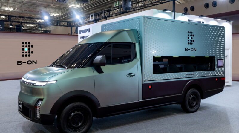 B-ON visar eldrivna transportbilen Pelkan med innovativt lastutrymme