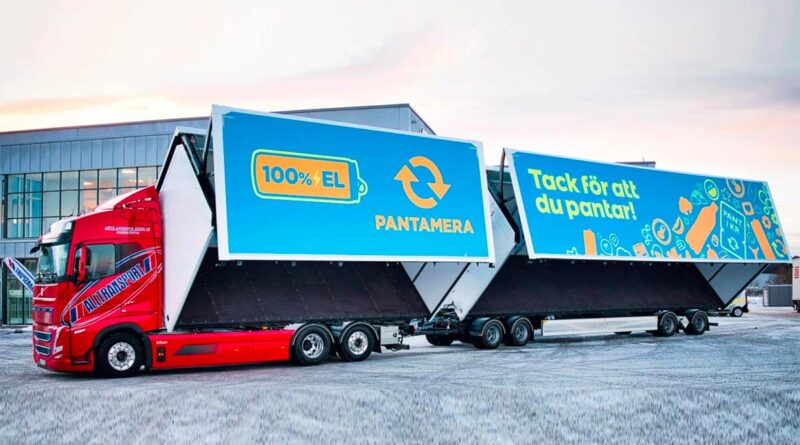 Nya el-lastbilen med unika släpet kör pantflaskor genom Sverige