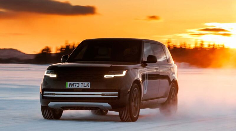 Range Rover Electric testad på isiga vägar i Sverige