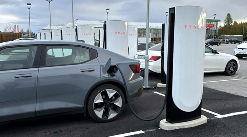 Tesla Supercharger flyttar in i Polestar Charge
