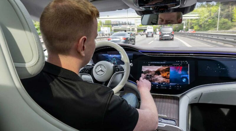 Förare av Mercedes EQS tillåts nu rattsurfa i ännu högre hastigheter