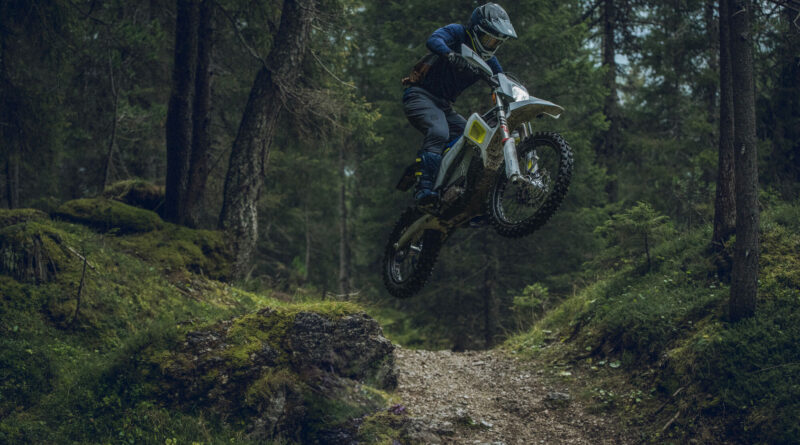 Video: Det här är Husqvarnas elcross Pioneer