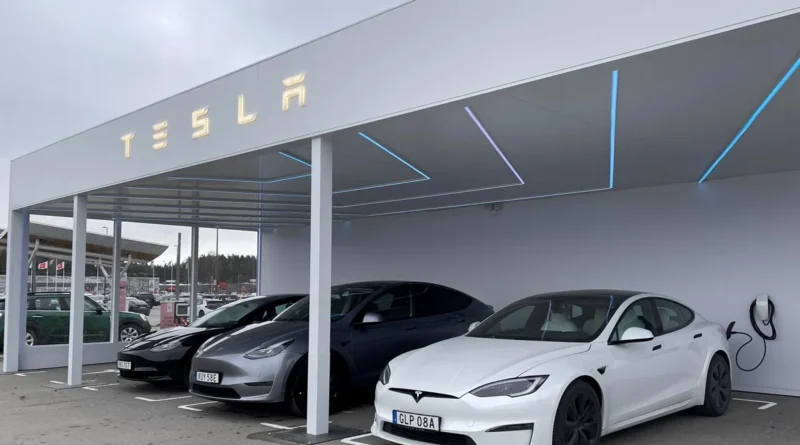 Provkörning av Tesla via självbetjäning utökas till fler orter