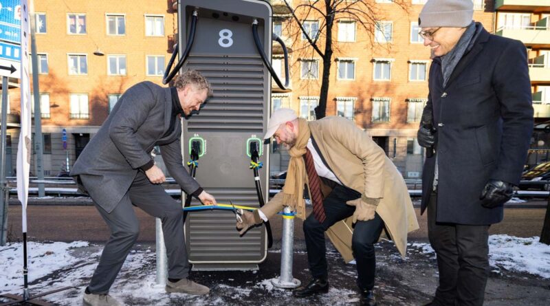 Nima öppnar fler snabbladdare i Stockholm – huvudstadens största laddstation